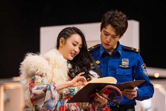 胡歌“整容”成何炅 撒贝宁卖萌“求带走”