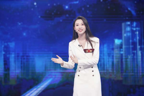 实力比拼!《主持人大赛》12名选手角逐30强最后6个席位