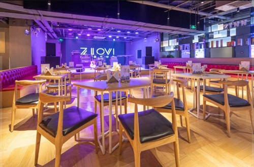 �˺����˵������䣬������һ���ƣ�Ʈ�㵽���ݡ�