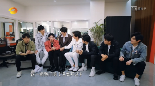 《歌手·当打之年》神仙歌手相遇,刘彬濠探班牵出听歌神器