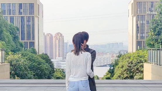罗俊林 申倩雨《想见你只想见你》MV_视频_剧照