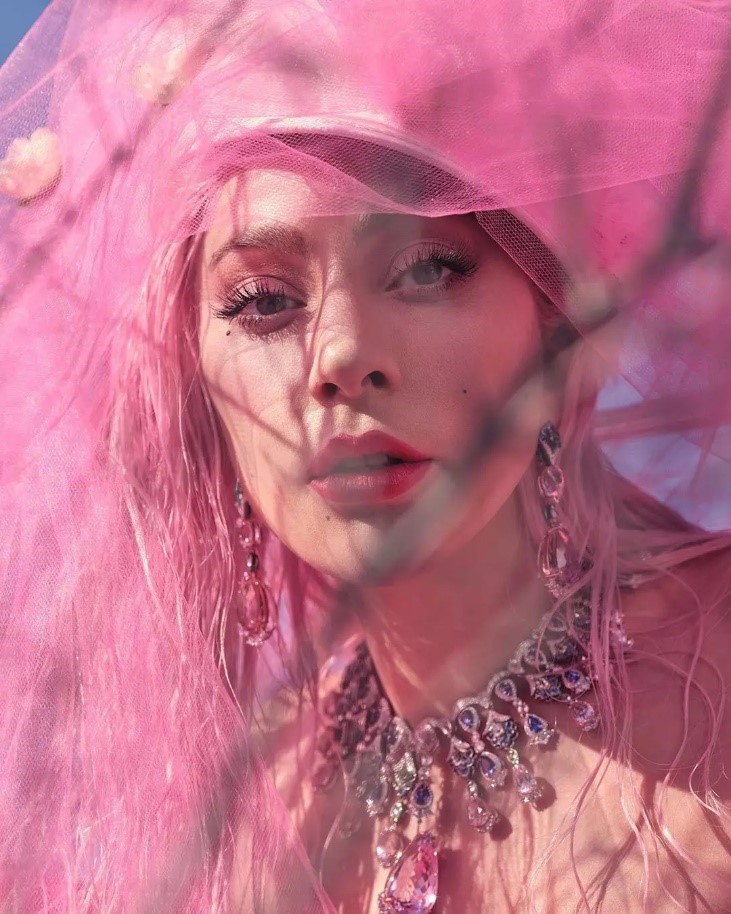 环球音乐携手QQ音乐上线Gaga全新专辑《Chromatica》