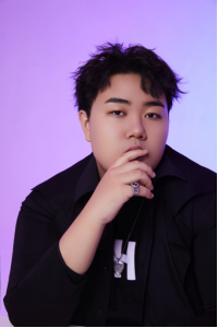 耿佳贺首张EP XingFu.st发布 以少年之姿呈现华丽的蜕变