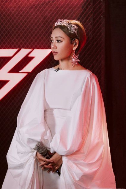 《乘风破浪的姐姐》引爆热搜 酷狗专区打call不停