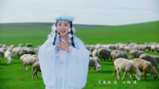 歌手肖洋早年歌曲《心中的歌唱》花絮曝光 驰骋草原放声歌唱