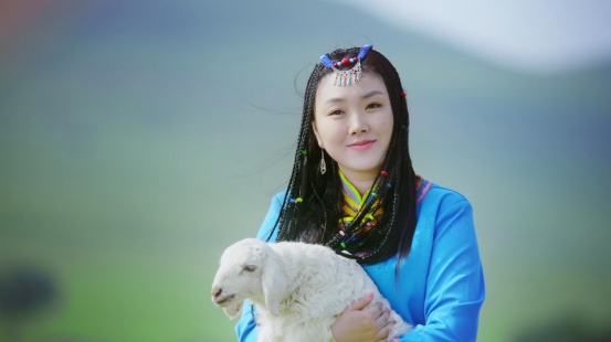 肖洋早年歌曲《心中的歌唱》歌声悠扬吉祥祝福