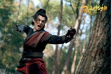 �ṷ������Ѿ�����ܵ�Ӱ���䶯Ǭ��������,�׳����������衷