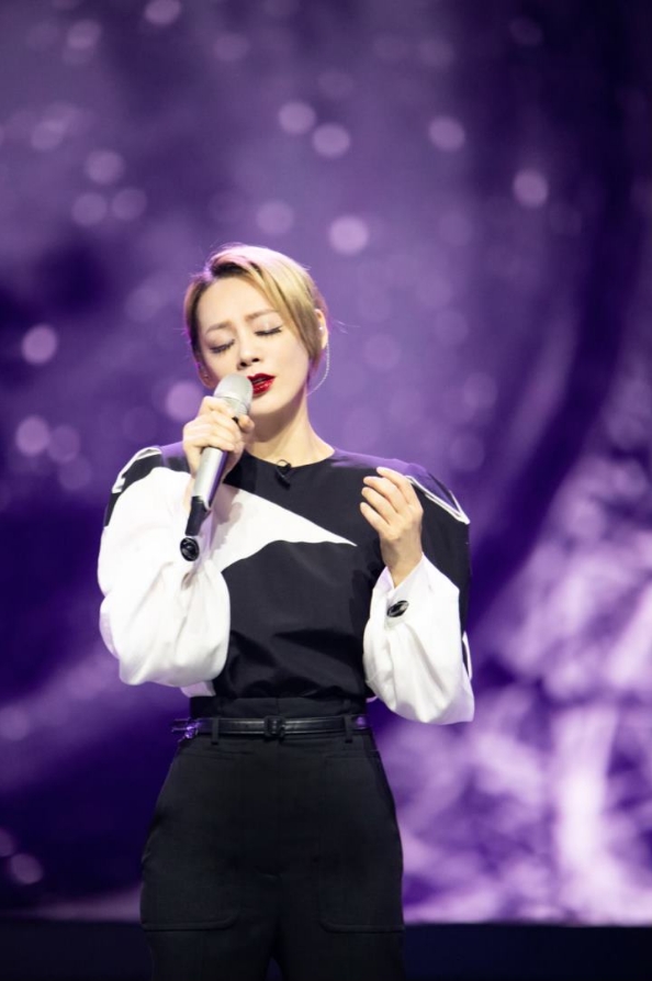 ���˷����˵Ľ�㡷�幫���λս���죬���ṷΪ���ƴ������