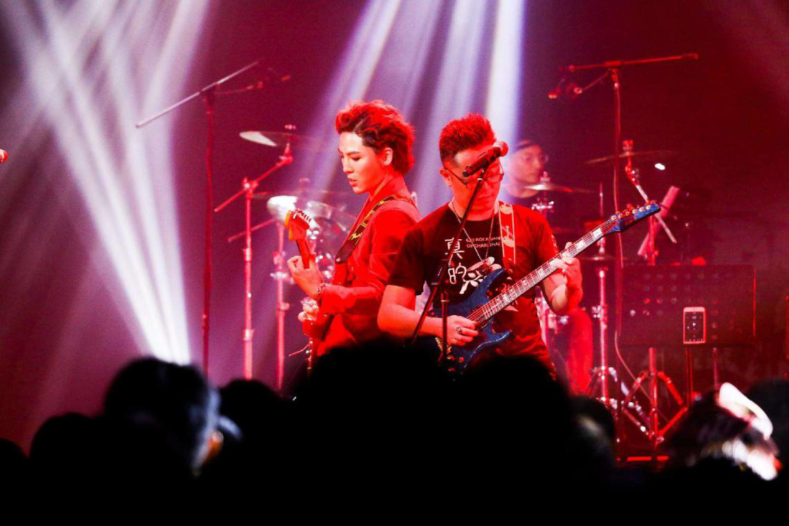 2020真的爱你-致敬BEYOND·黄家驹演唱会 怎么听都会热泪盈眶!