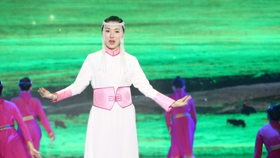 歌手肖洋早年台前幕后小花絮曝光