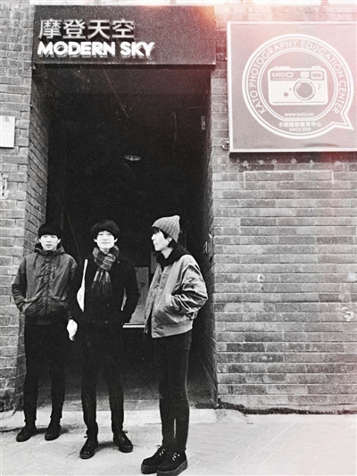 �����ֶӣ��ñ��ۼ������