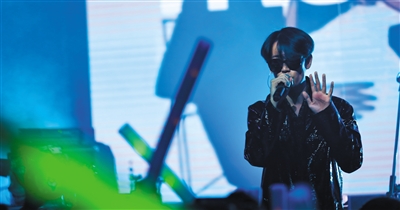 �����ֶӣ��ñ��ۼ������