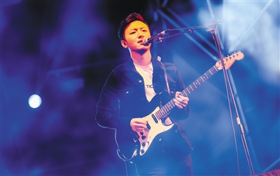 �����ֶӣ��ñ��ۼ������