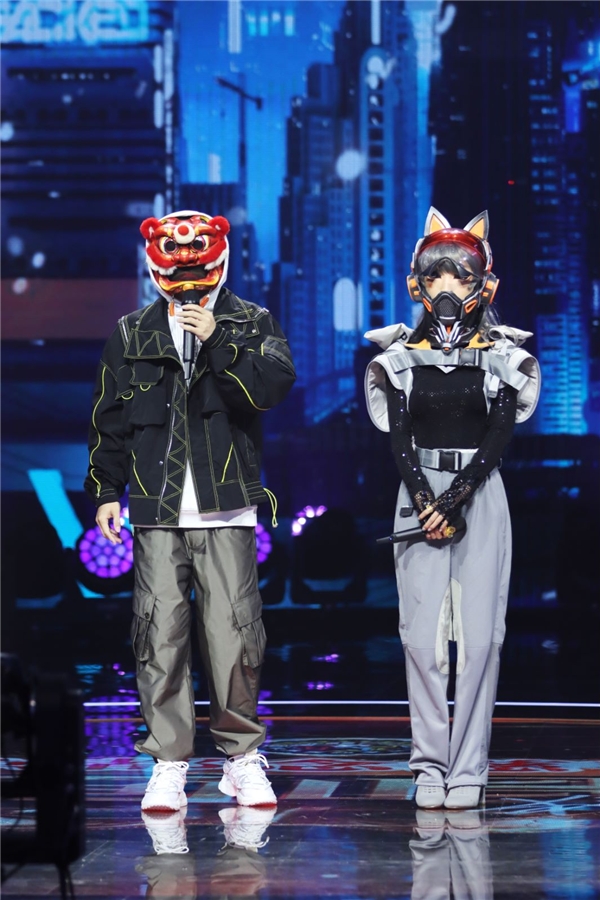 《蒙面唱将》的她被酷狗网友认定是希林娜依·高 答案将揭晓