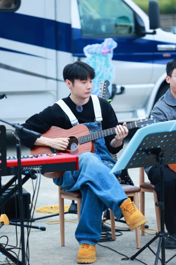 李荣浩汪苏泷陈立农《美好的时光》本周收官 节目音频锁定酷狗