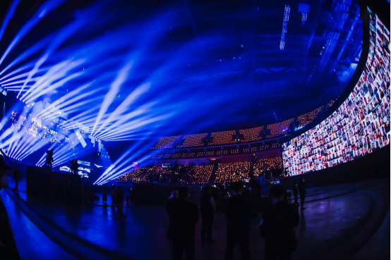 张靓颖邓紫棋炸裂神武4咪咕汇 蔡徐坤再现金色海洋实力压轴