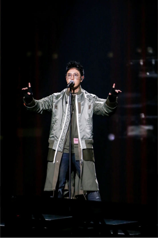 张靓颖邓紫棋炸裂神武4咪咕汇 蔡徐坤再现金色海洋实力压轴