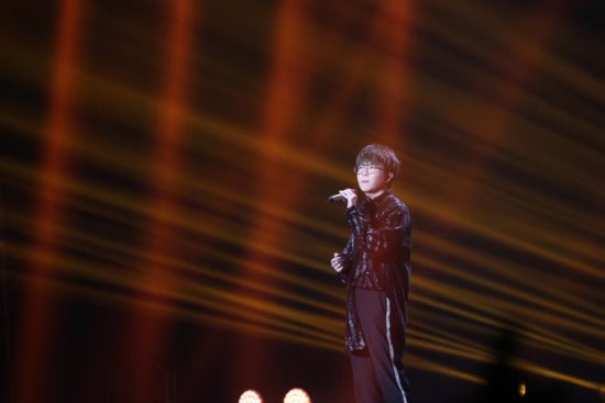 张靓颖邓紫棋炸裂神武4咪咕汇 蔡徐坤再现金色海洋实力压轴