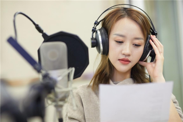 新锐歌手唱响爱情漩涡里的那个"我”