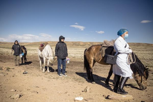 为摇滚乐穷极一生,从草原公益到迷笛狂欢,痛仰掀起摇滚乐“文艺复兴”