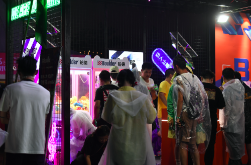 为摇滚乐穷极一生,从草原公益到迷笛狂欢,痛仰掀起摇滚乐“文艺复兴”