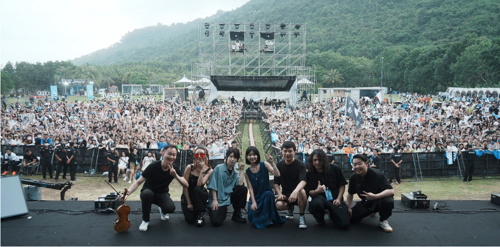 1655005617947670.png 首届WAVE浪潮音乐节圆满收官 十组音乐人豪华阵容倾力呈现八小时视听盛宴