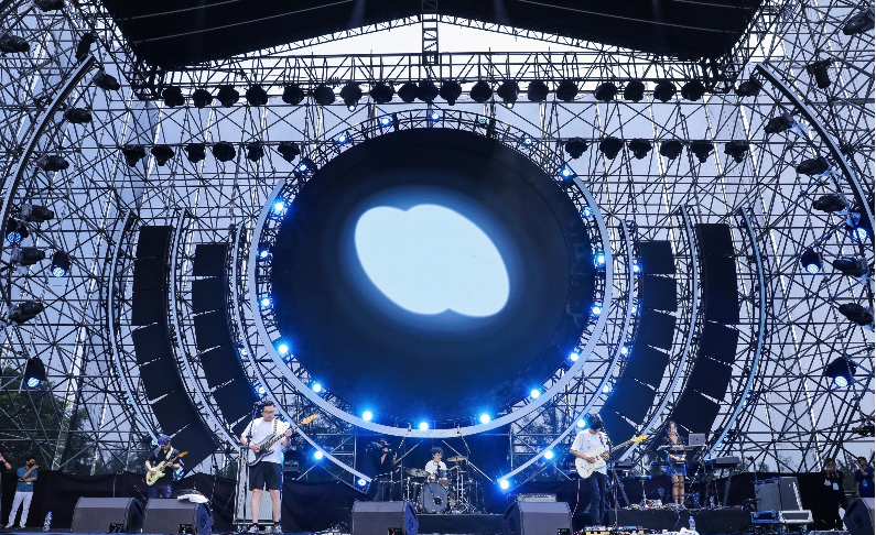 1655005652220035.png 首届WAVE浪潮音乐节圆满收官 十组音乐人豪华阵容倾力呈现八小时视听盛宴