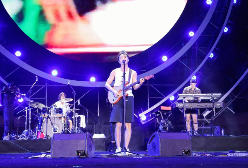 1655005674694320.png 首届WAVE浪潮音乐节圆满收官 十组音乐人豪华阵容倾力呈现八小时视听盛宴