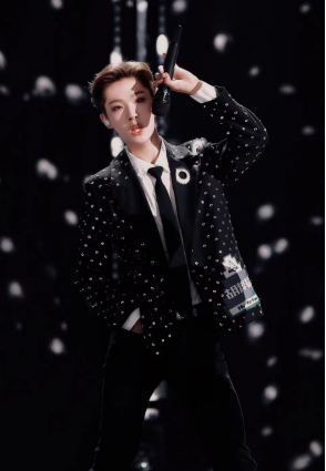 image.png 胡烨韬登陆《酷狗首唱会》,唱聊互动一起狂欢云庆生