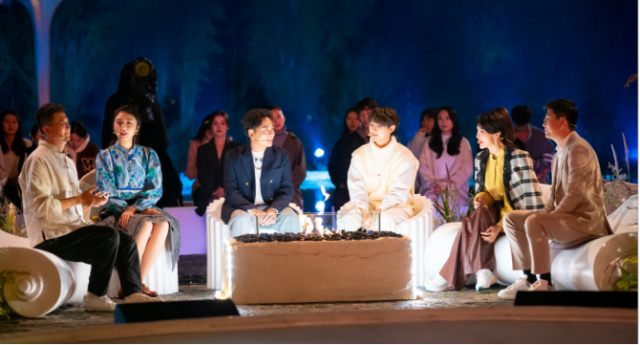 海来阿木《围炉音乐会》连唱十首歌曲 民谣歌者轻诉逐梦人生