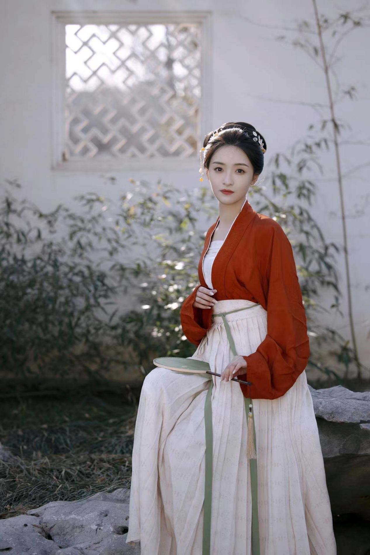 不输王楚然的古典美人 孙嘉琪古装扮相风华绝代