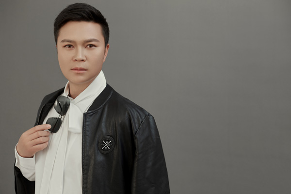 歌手朱习爱个人写真照片