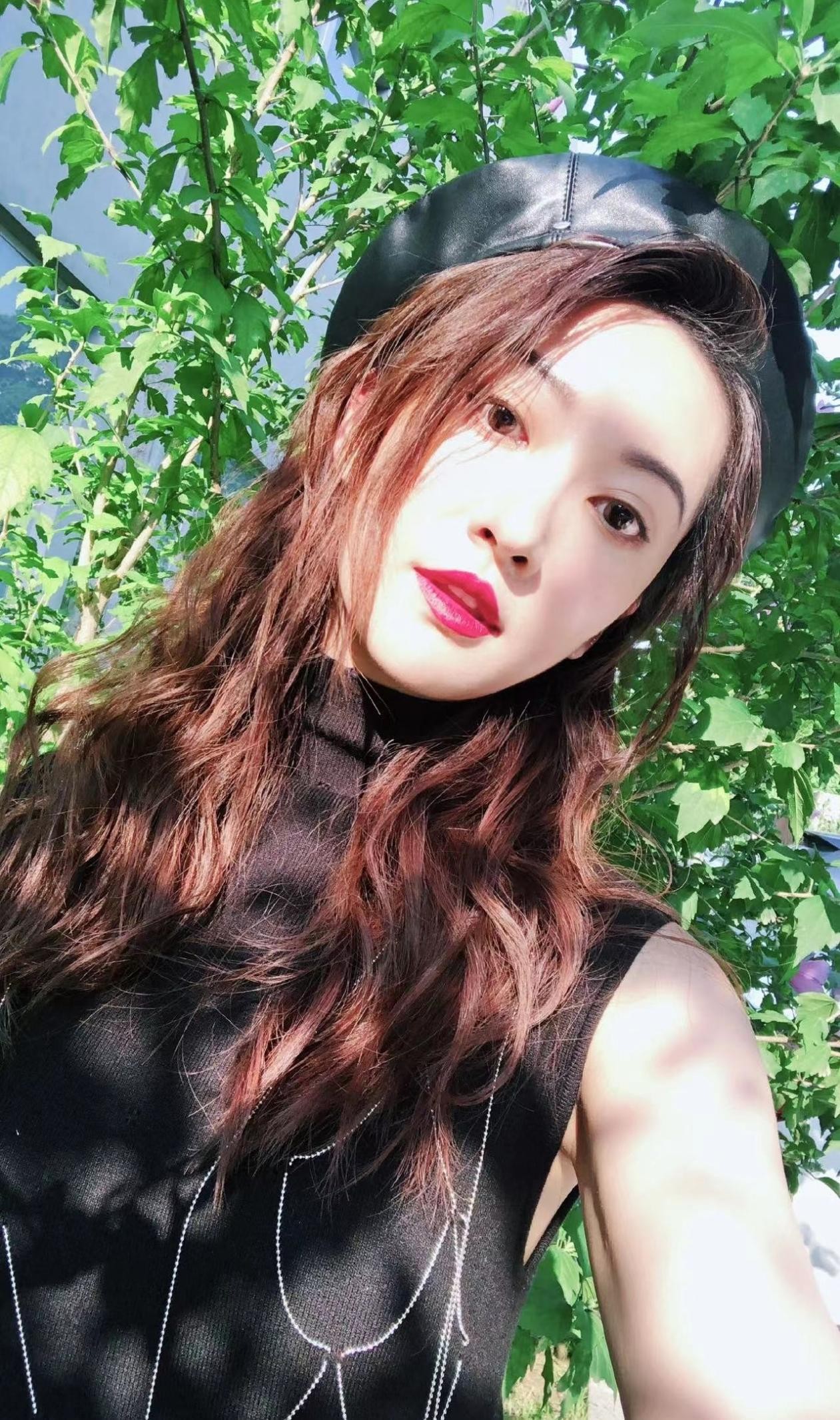 《为你逆光而来》热播 余玥大女主千金妆容吸睛