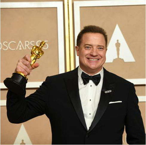 男士珠宝配饰新趋势——铂金镶嵌胸针