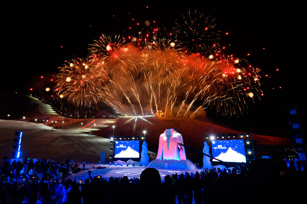 ��ѩ��Դ��ͻ�Ʋ�ֹ ��ɣ��"һ��ʼ�ڻ�ѩ"����������½�����̩