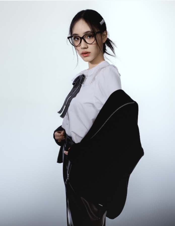 《AIVEI 品牌挚友 Lily 许韶恩| 百变灵动的时尚新风格》