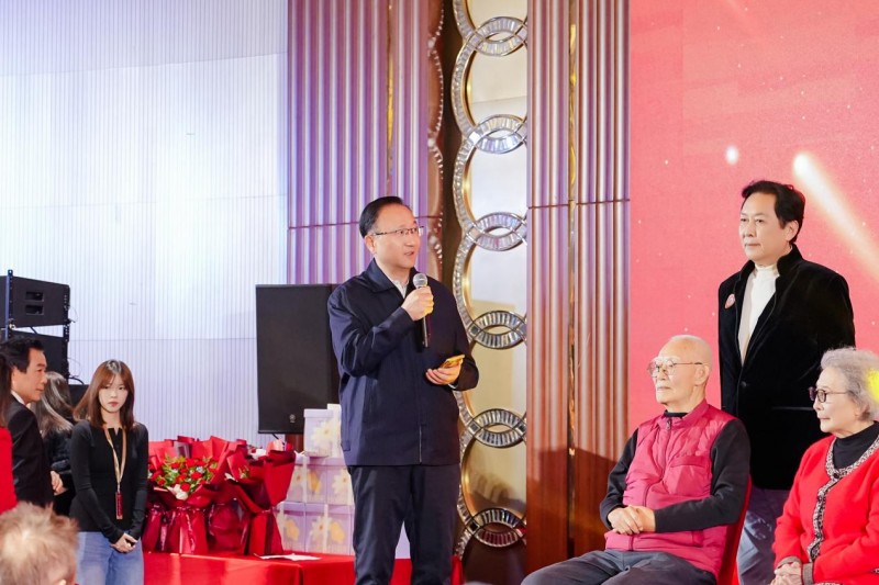 尊老敬贤传美德,德艺双馨映重阳——2025“重阳节百花敬老”在京举行